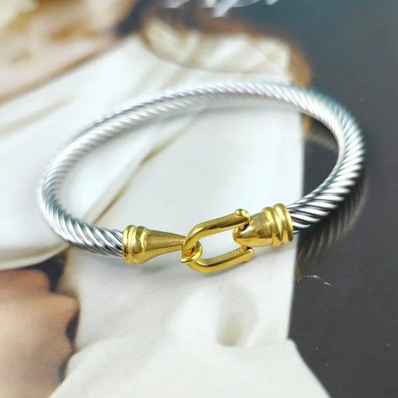 Fashionable Women's Stainless Steel 5mm Cable Wire Bangle - Picture 6 of 12